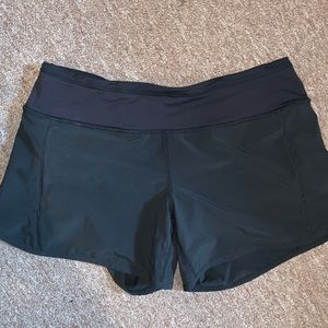 black lululemon shorts
